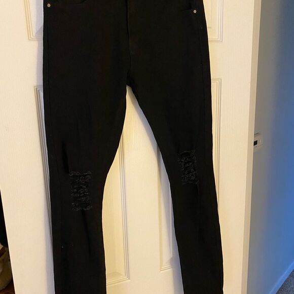 Black NWT Distressed‎ Dant Blunt Jeans fits like a 25 - Picture 2 of 3